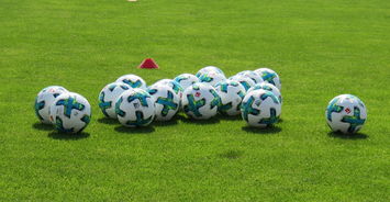 半岛体育竞技-恩菲尔德前锋线组合默契提升，世俱杯争冠利器