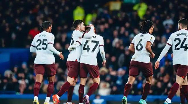 曼联客场精彩逆转,争冠雄心高高飞扬的简单介绍 曼联客场精彩逆转,争冠雄心高高飞扬的简单介绍