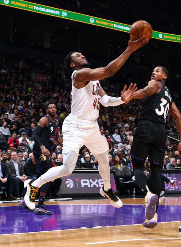 篮网主场大胜骑士，实现反弹