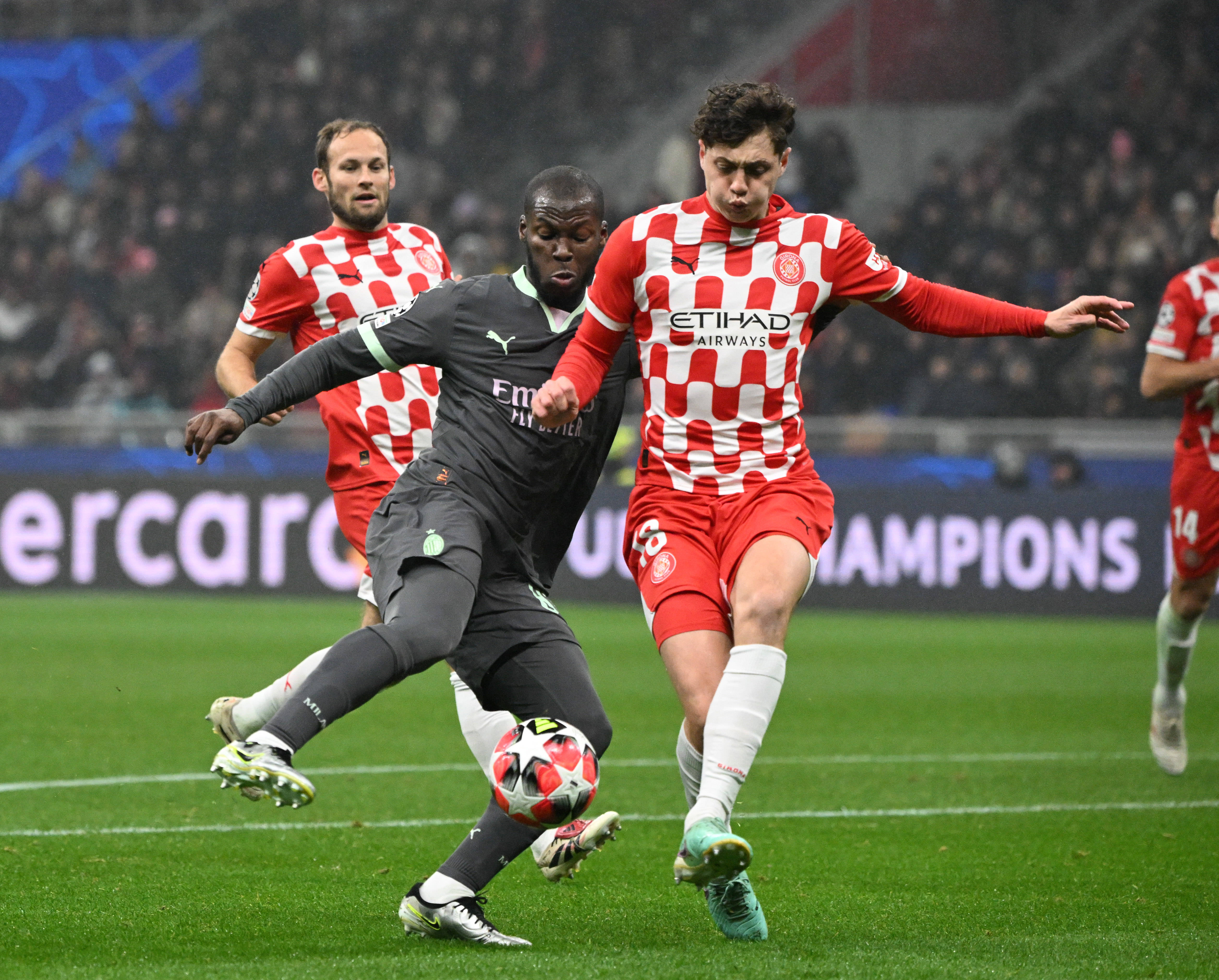 AC米兰狂揽五连胜,争夺欧冠资格备受期待的简单介绍 AC米兰狂揽五连胜,争夺欧冠资格备受期待的简单介绍