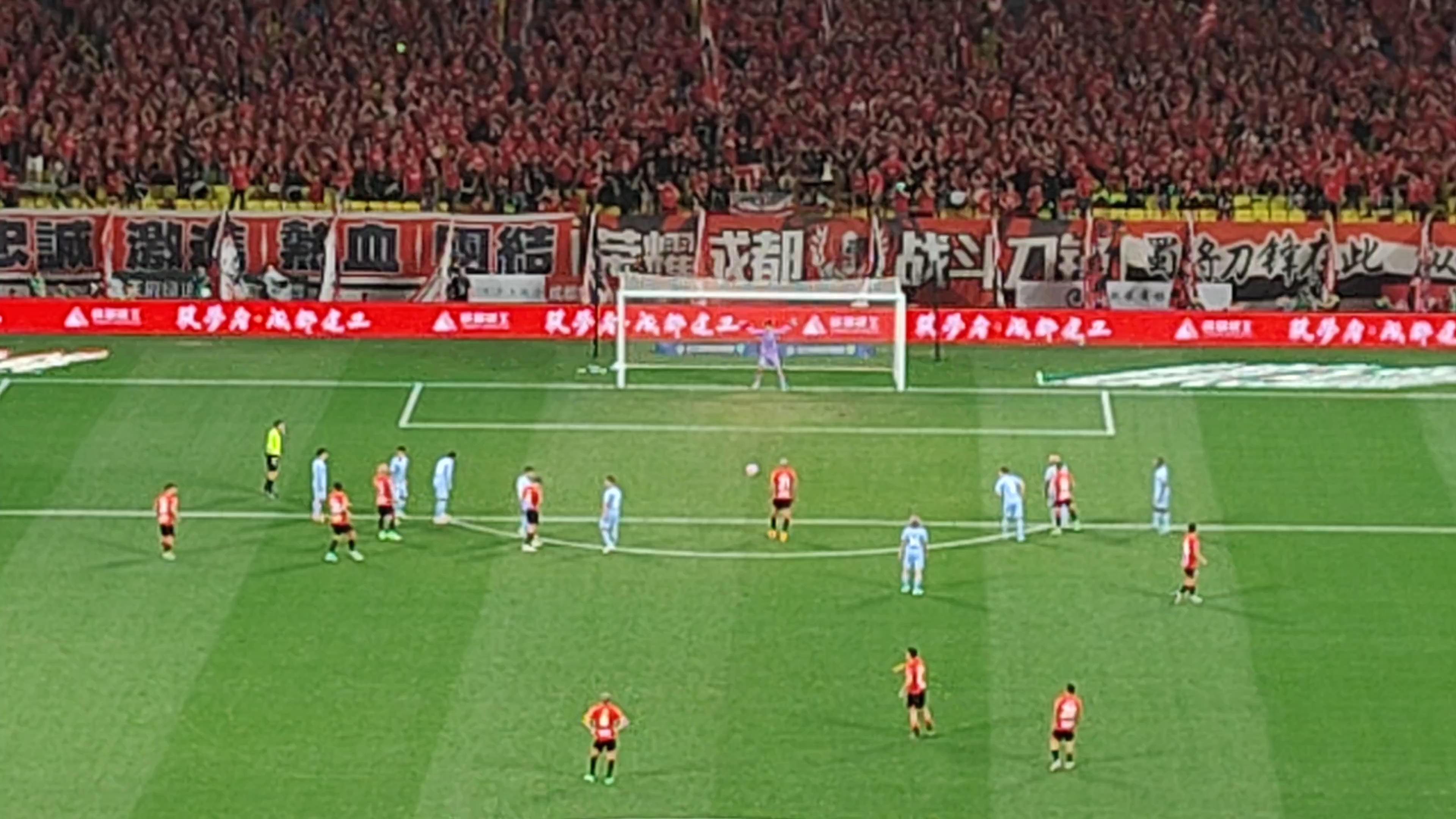 半岛体育直播-中超赛事场面精彩纷呈，球迷赞不绝口的简单介绍