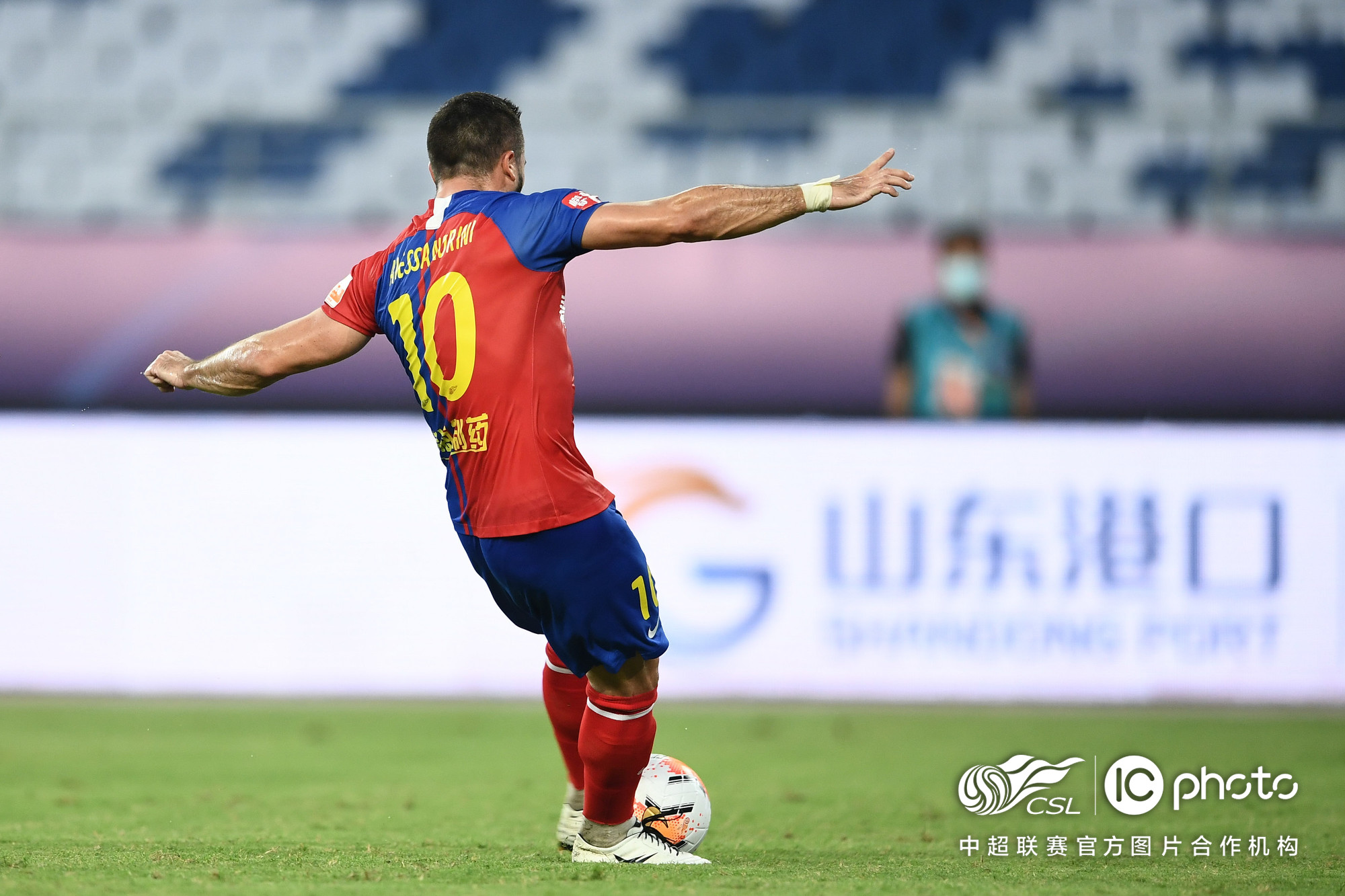 关于青岛黄海战平对手,艰难保持不败的信息 关于青岛黄海战平对手,艰难保持不败的信息