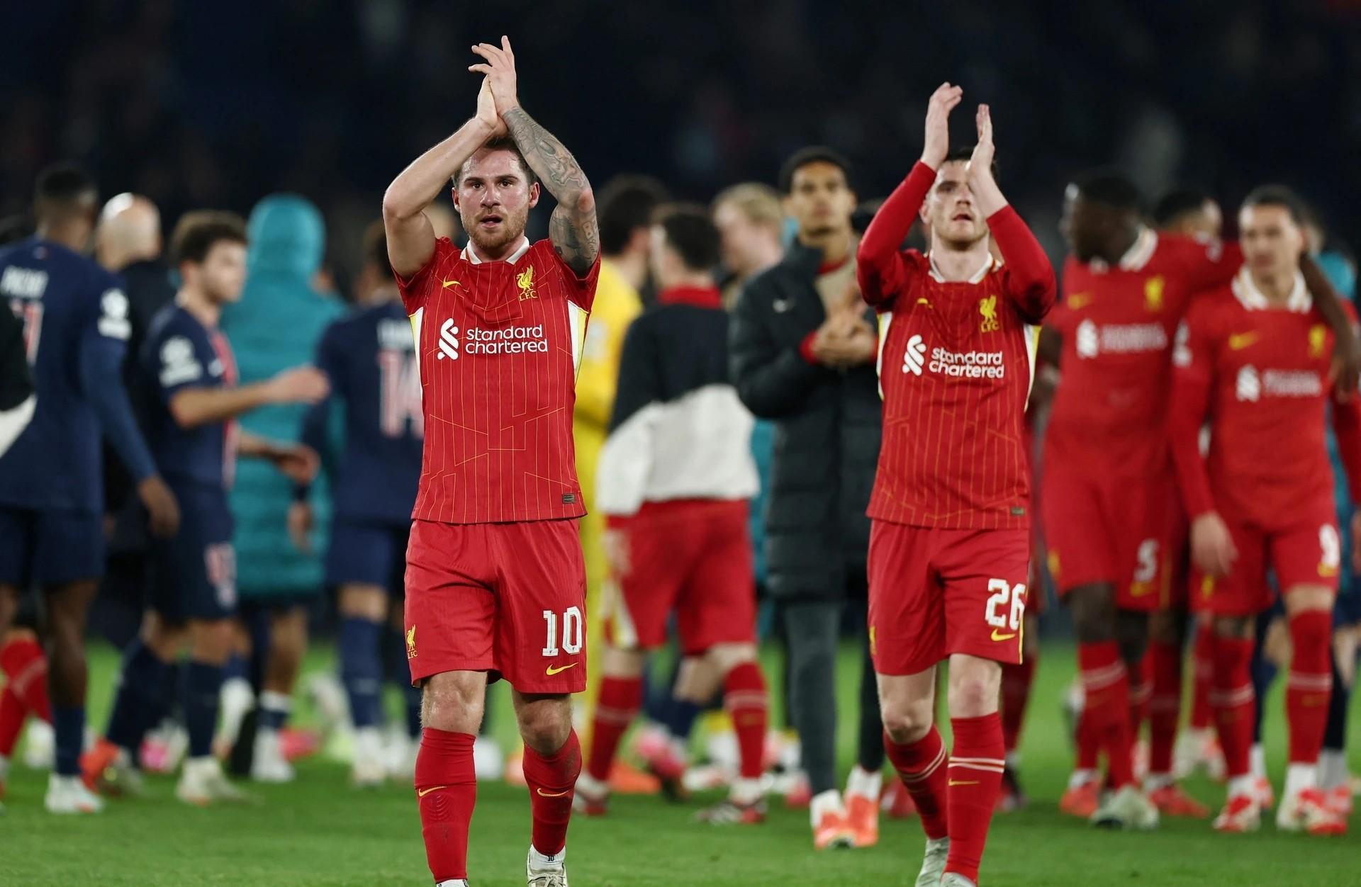 半岛体育课程-欧洲锦标赛强队对决，赛场氛围热烈紧张