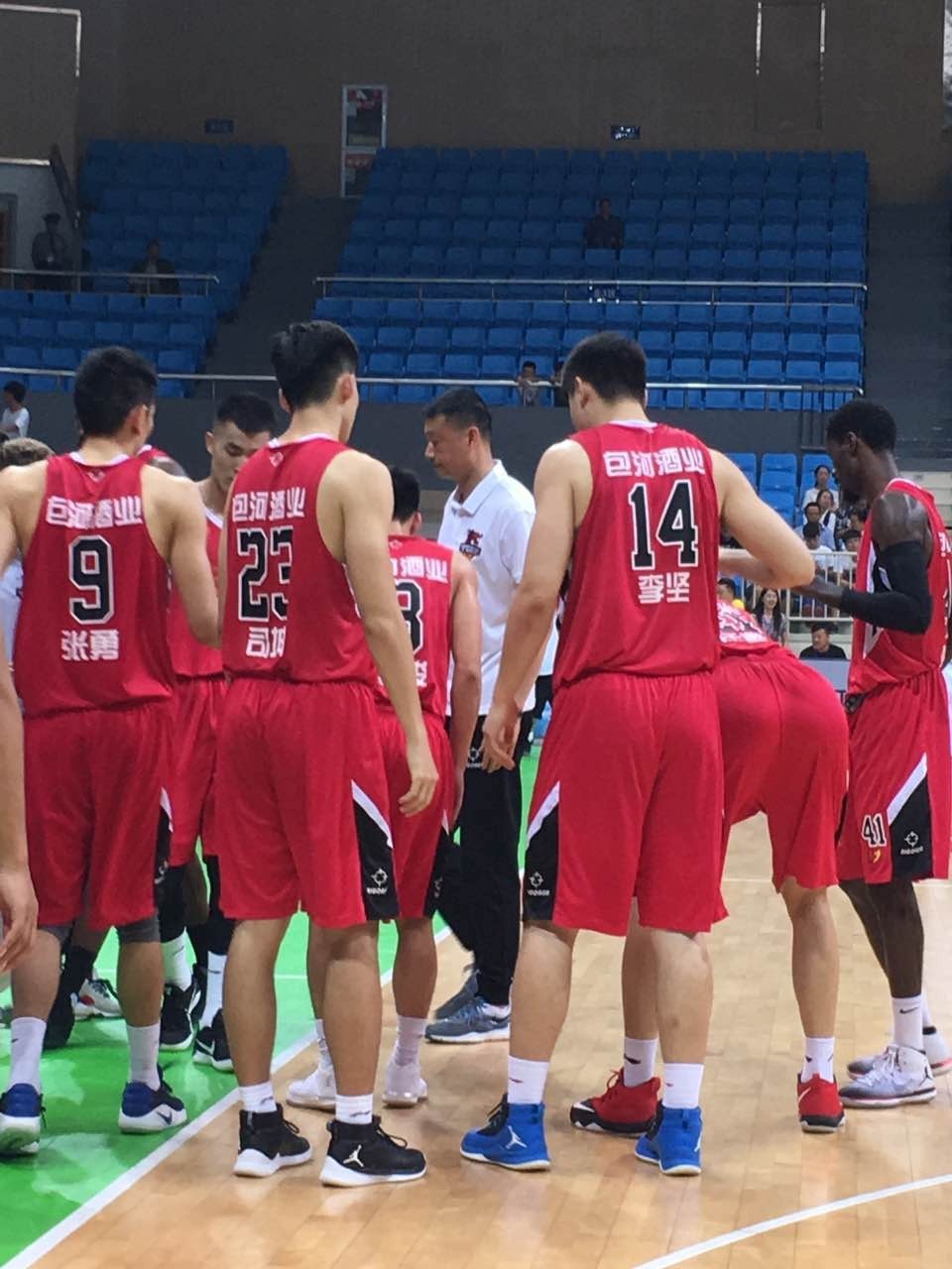 半岛体育培训-西藏男篮今晚再次夺得比赛胜利